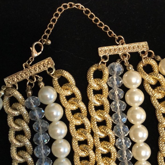 Multi strand faux Pearl gold tone chained necklace - Picture 4 of 6